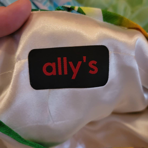 what are beads used for in mardi gras